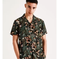 Best Pirce 🧨 Kenji Wonderland Print Short Sleeve Rayon 👚 Shirt In Black 😍