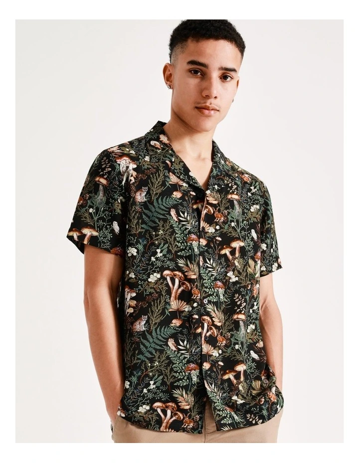 Best Pirce 𧨠Kenji Wonderland Print Short Sleeve Rayon π Shirt In Black π - Image 5